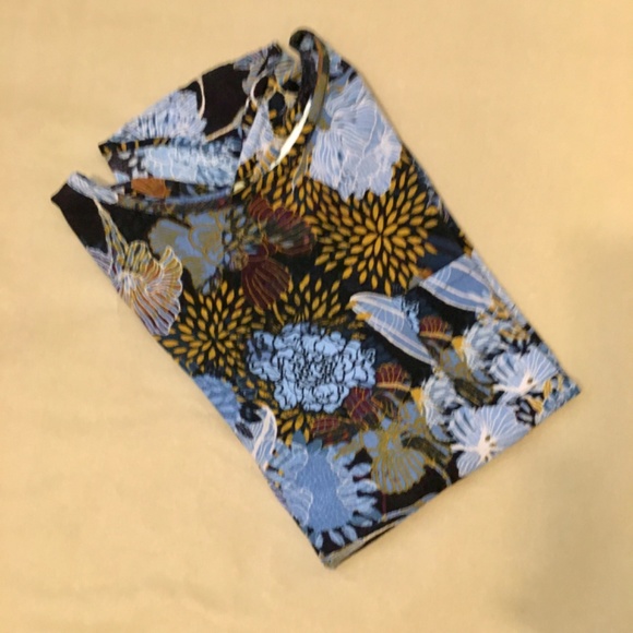 H & M Floral Short Sleeve Blouse Size Small - Picture 4 of 4